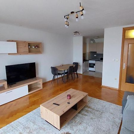 Med Man Apartmani سلافونسكي برود المظهر الخارجي الصورة