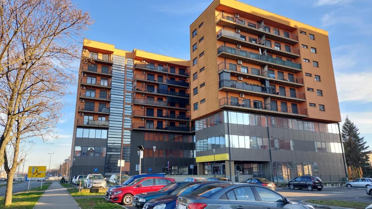 Med Man Apartmani سلافونسكي برود المظهر الخارجي الصورة